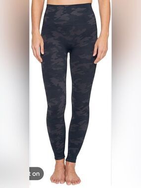 SPANX: LOOK AT ME NOW SEAMLESS LEGGINGS - BLACK CAMO